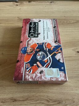 Upper Deck Platinum Hockey Hobby Box 2022/2023 - 2