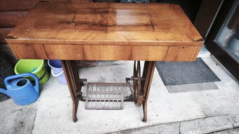 ⭐ Vintage šijací stroj LADA 121 so stolom ⭐ - 2