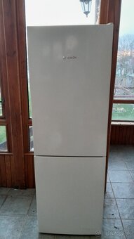 PREDÁM - Chladnička s mrazničkou BOSCH - 2