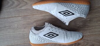 Umbro AURORA V LEAGUE IC - 2