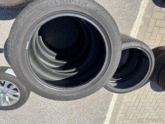 255/45R18 Bridgestone - 2
