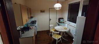 Veľká samostatná izba v 2 izb. byte - 2
