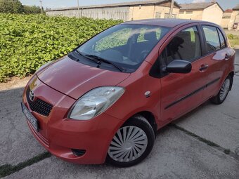 Predám Toyota Yaris 1.3 VVTI 64kw s klímou - 2