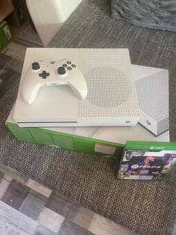 Predám Xbox One S 1TB - 2