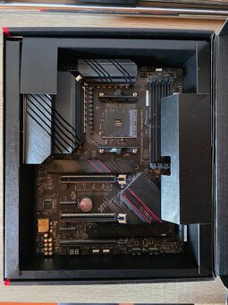 ASUS ROG STRIX B550-XE GAMING WiFi - 2