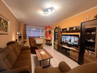 Na predaj priestranný 3,5-izbový byt s dvoma loggiami – Bans - 2