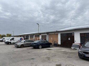 Sklad 67m2, 108m2, kancelárie 17m2,19m2, 32m2 v areáli. Šenk - 2