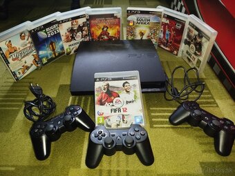 PlayStation 3, 7x hry, 3x ovládač - Grátis FIFA - 2
