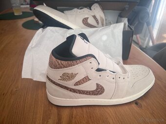 Nike Air Jordan "BROWN ELEPHANT" - 2