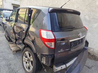 Rozpredám Toyotu Rav4. - 2