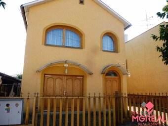 Podnikanie - bývanie - 2x dom Topoľčany - 2