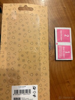 Nove tvrdene sklo iPhone 16 - 2