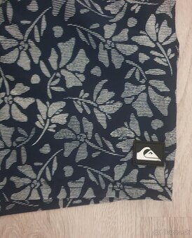 Quiksilver pánske plavecké

šortky S - 2