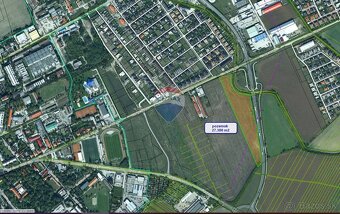 Atraktívny pozemok pri obchvate Galanty určený na občiansku  - 2