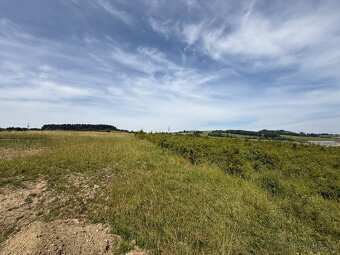 Slnečný stavebný pozemok 1409 m² - Bitarová (cca 23m x 59m) - 2