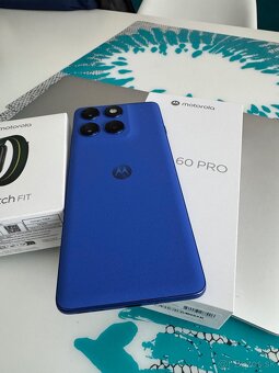 Motorola Edge 60 PRO 512GB + hodinky - 2