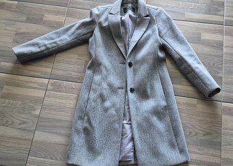 Predám balík dáms.oblečenia veľ.34-36,všetko spolu za 30eur - 2