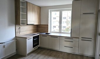 NOVINKA - 3 izb. byt ul. JUŽNÁ TRIEDA - NOVÁ REKONŠTRUKCIA - 2