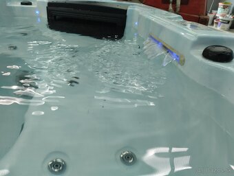 Vírivka , Jacuzzi - 2