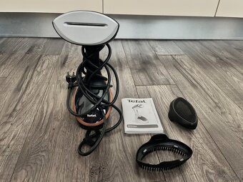 Ručná naparovacia žehlička odevov - 2