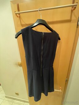 Tmavomodre saty s kvetinkovym vzorom - velkost XL - 2