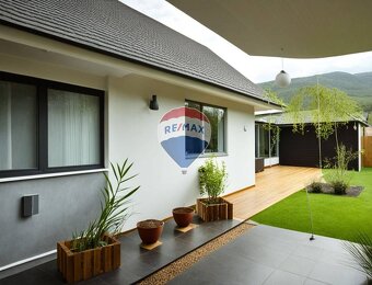 REZERVOVANÉ rodinný dom 2+1 izb, 367m2 pozemok, garáž, Molda - 2