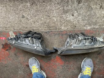 Predne svetla Skoda Fabia 1 - 2