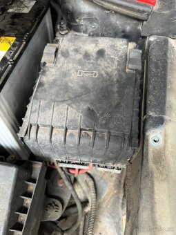 Škoda SuperB 2 poistková skrinka - 2