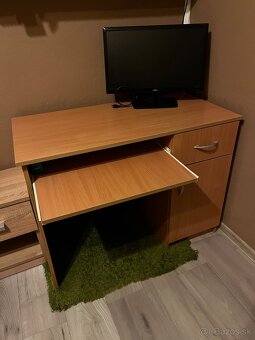 PC/ kancelarsky stol - 2