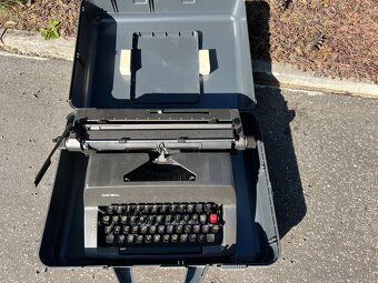 Písací stroj - 2