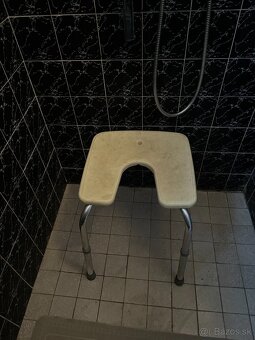 Plastová stolička do sprchy - 2