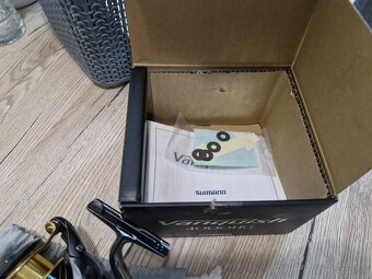 Predám navijak shimano vanquish 4000hg - 2