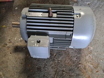 Predám nový nepoužitý el.motor 7,5kW 1450ot - 2