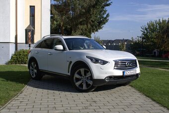 Infiniti QX70 3.0D Premium 175kw AT7 TOP stav - 2