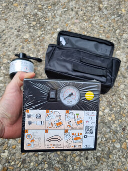 Autokompresor 12V + opravná sada - 2
