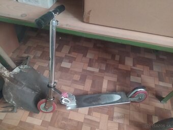 Darujem odrážadlo a kolobežku 5€ - 2