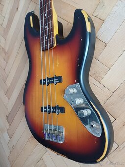 Vintage Icon V96 Fretless - 2