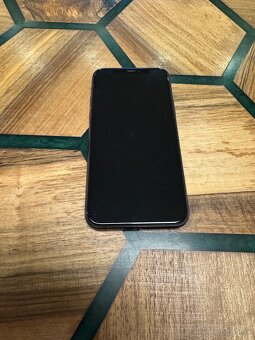 Predám iPhone 11pro 64GB - 2