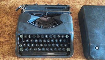 starožitní písací stroj Hermes Baby - 2