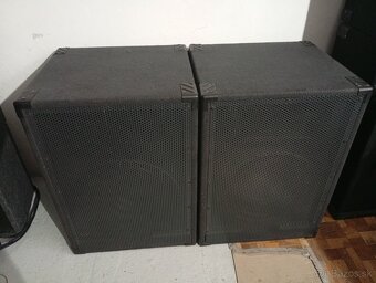 Dvojpásmové reprobedne 2x300W - 2