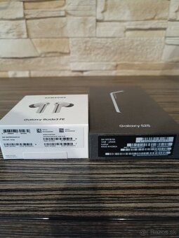 Predám Samsung S25, Samsung sluchátka - 2