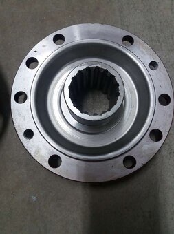 Príruba na manžetovú nápravu - 2