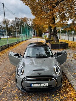 Mini Cooper S Essential 2022 (13 000 € odpočet DPH) - 2