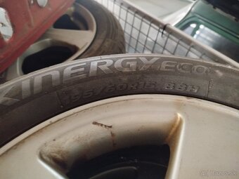 Predám elektróny 4 x100 R15 195/60r15 - 2