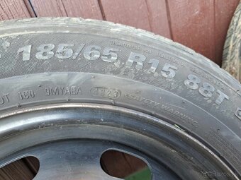 Takmer nové letné pneu na diskoch 185/65 r15 4x - 2