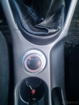 Mitsubishi outlander 2.0 tdi 4x4 suv BSY 103kw 7 miestne - 2