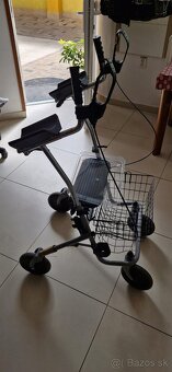 Predám pojazdné chodítko - 2