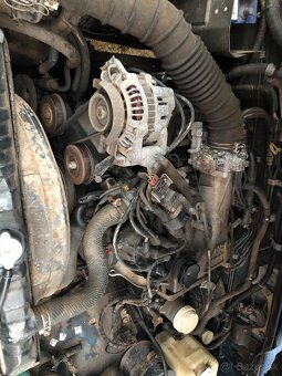 Rozpredáme Pajero 1 motor 3.0 benzíny - 2