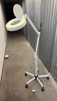 kozmeticka LED lampa s lupou - 2