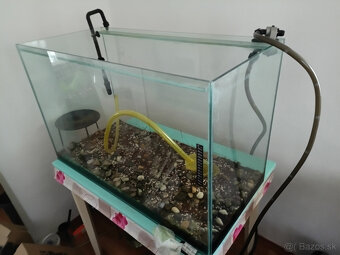 Predam akvarium s externym filtrom a okysličovačom - 2